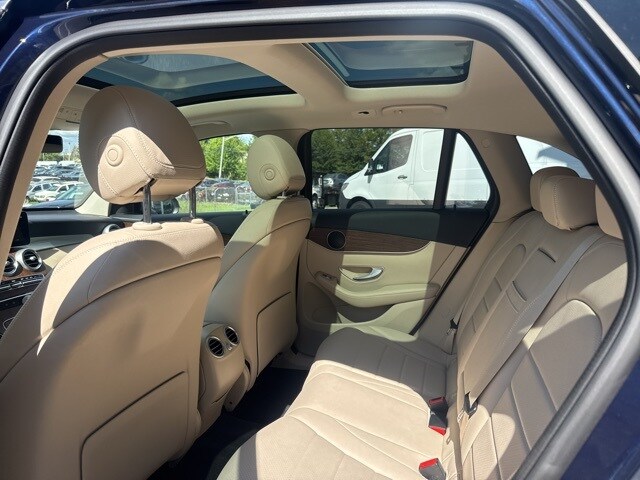 2022 Mercedes Benz GLC 300 4MATIC photo 2