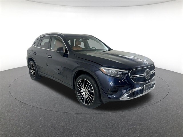 2024 Mercedes Benz GLC 300 4MATIC photo 3