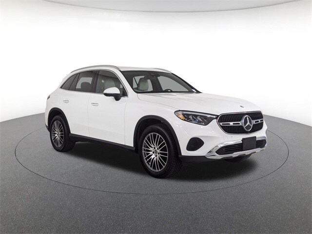 2025 Mercedes Benz GLC 300 4MATIC photo 2