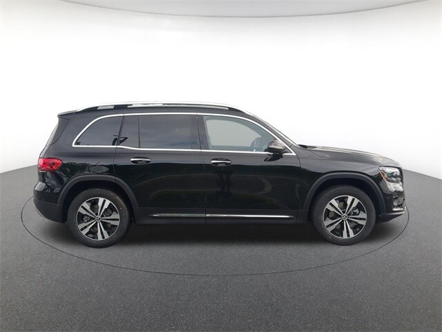 2025 Mercedes Benz GLB 250 4MATIC photo 4