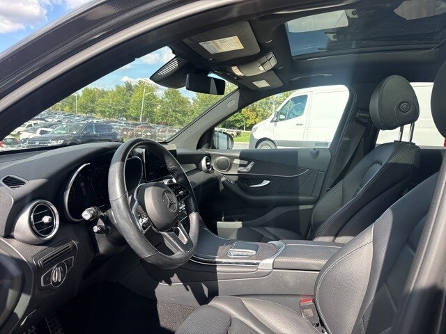 2022 Mercedes Benz GLC 300 4MATIC photo 2