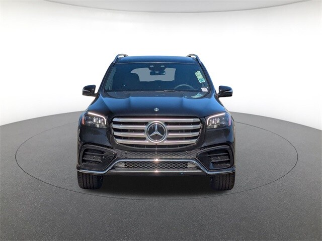2026 Mercedes Benz GLS 580 4MATIC photo 2