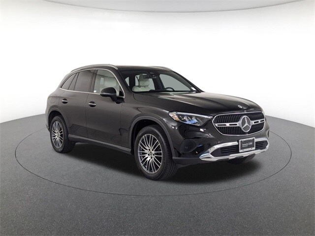 2024 Mercedes Benz GLC 4MATIC photo 2