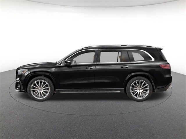 2026 Mercedes Benz GLS 580 4MATIC photo 3