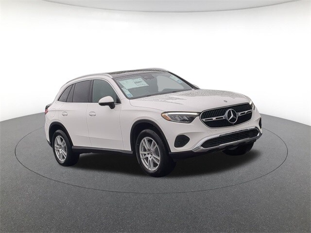 2025 Mercedes Benz GLC 300 4MATIC photo 3