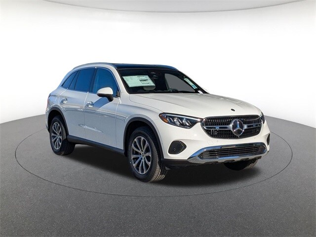2026 Mercedes Benz GLC 300 4MATIC photo 3