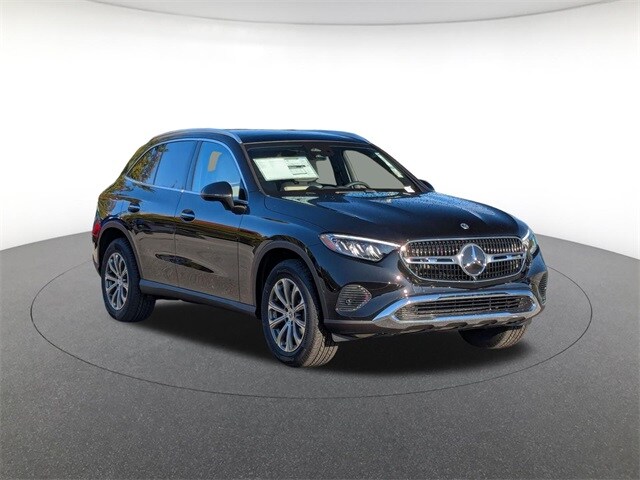 2026 Mercedes Benz GLC 300 4MATIC photo 3
