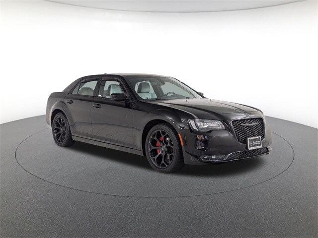 2020 Chrysler 300 S photo 3