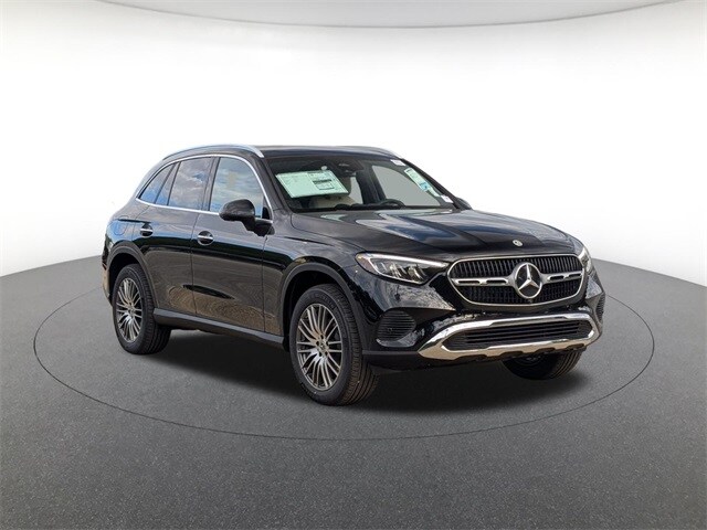 2026 Mercedes Benz GLC 300 4MATIC photo 2