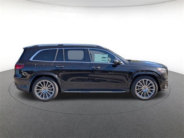 2026 Mercedes Benz GLS 580 4MATIC photo 4