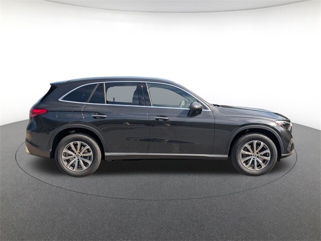 2026 Mercedes Benz GLC 300 4MATIC photo 4