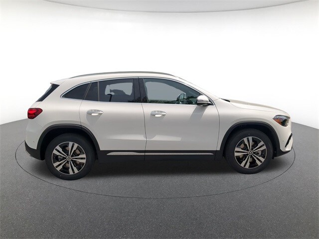 2025 Mercedes Benz GLA 250 4MATIC photo 4