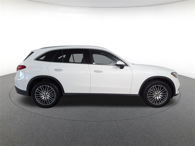 2023 Mercedes Benz GLC 300 4MATIC photo 4