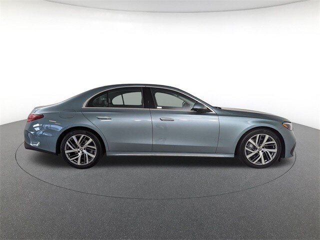 2025 Mercedes Benz E 350 4MATIC Sedan photo 4