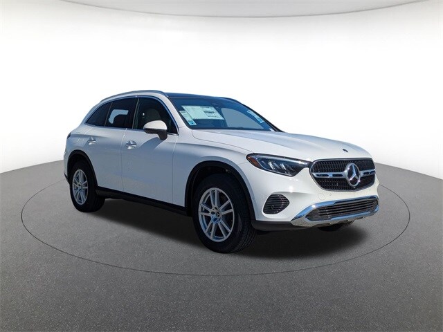 2025 Mercedes Benz GLC 300 4MATIC photo 3