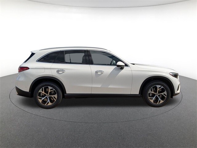 2026 Mercedes Benz GLC 350e 4MATIC photo 4