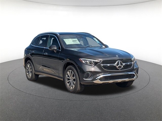 2026 Mercedes Benz GLC 300 4MATIC photo 3