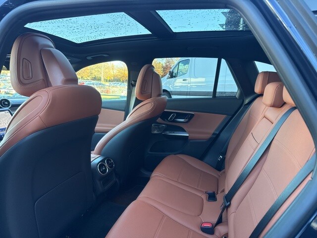 2024 Mercedes Benz GLC 300 4MATIC photo 3