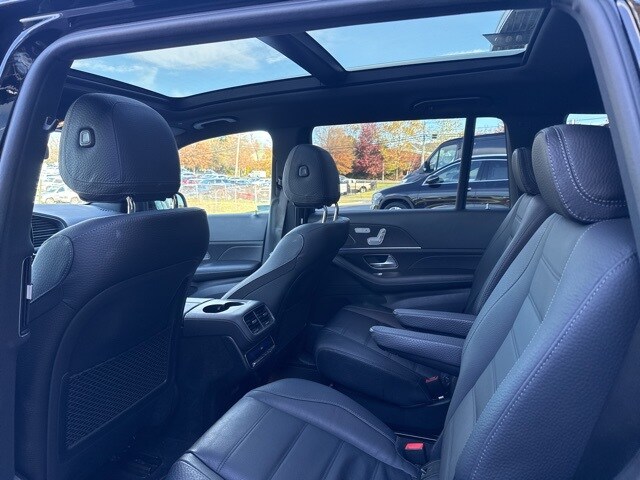 2023 Mercedes Benz GLS 450 4MATIC photo 2