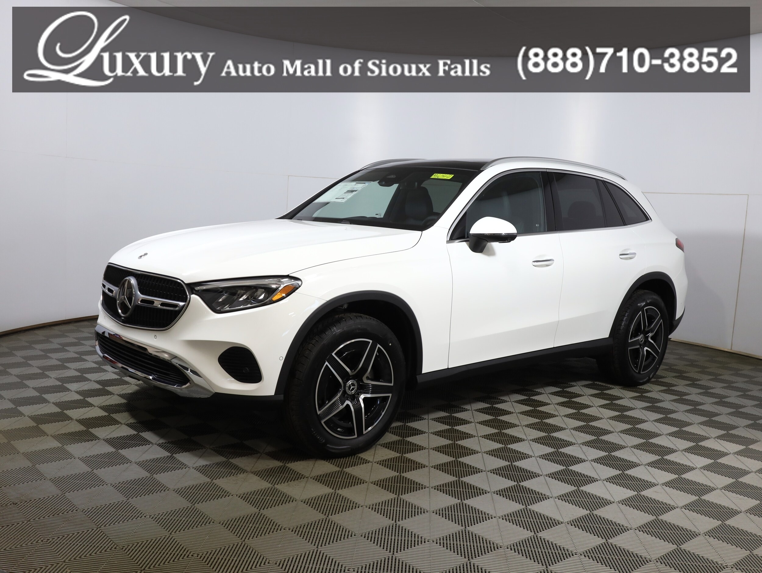 2026 Mercedes-Benz GLC Base's photo