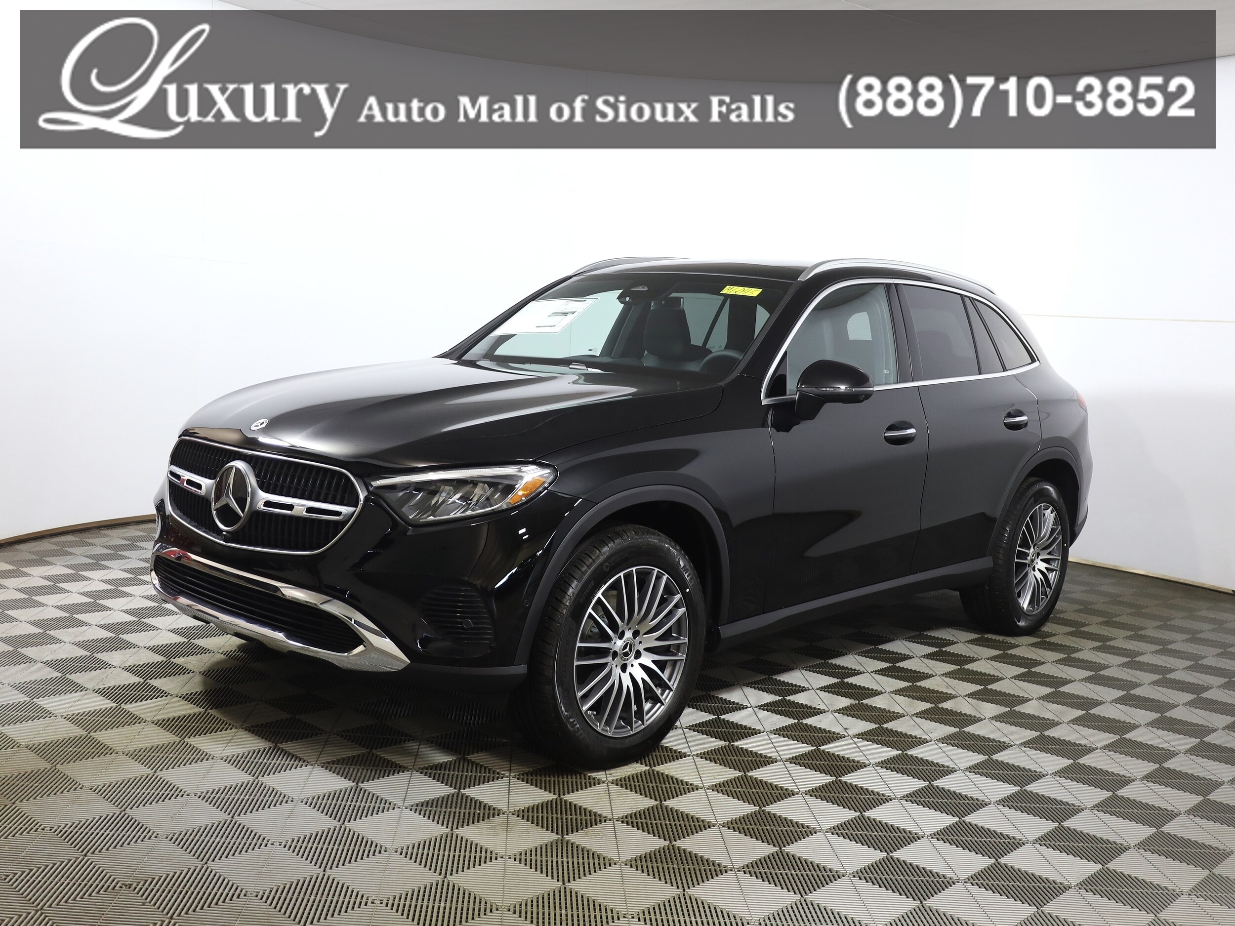 2026 Mercedes-Benz GLC Base's photo