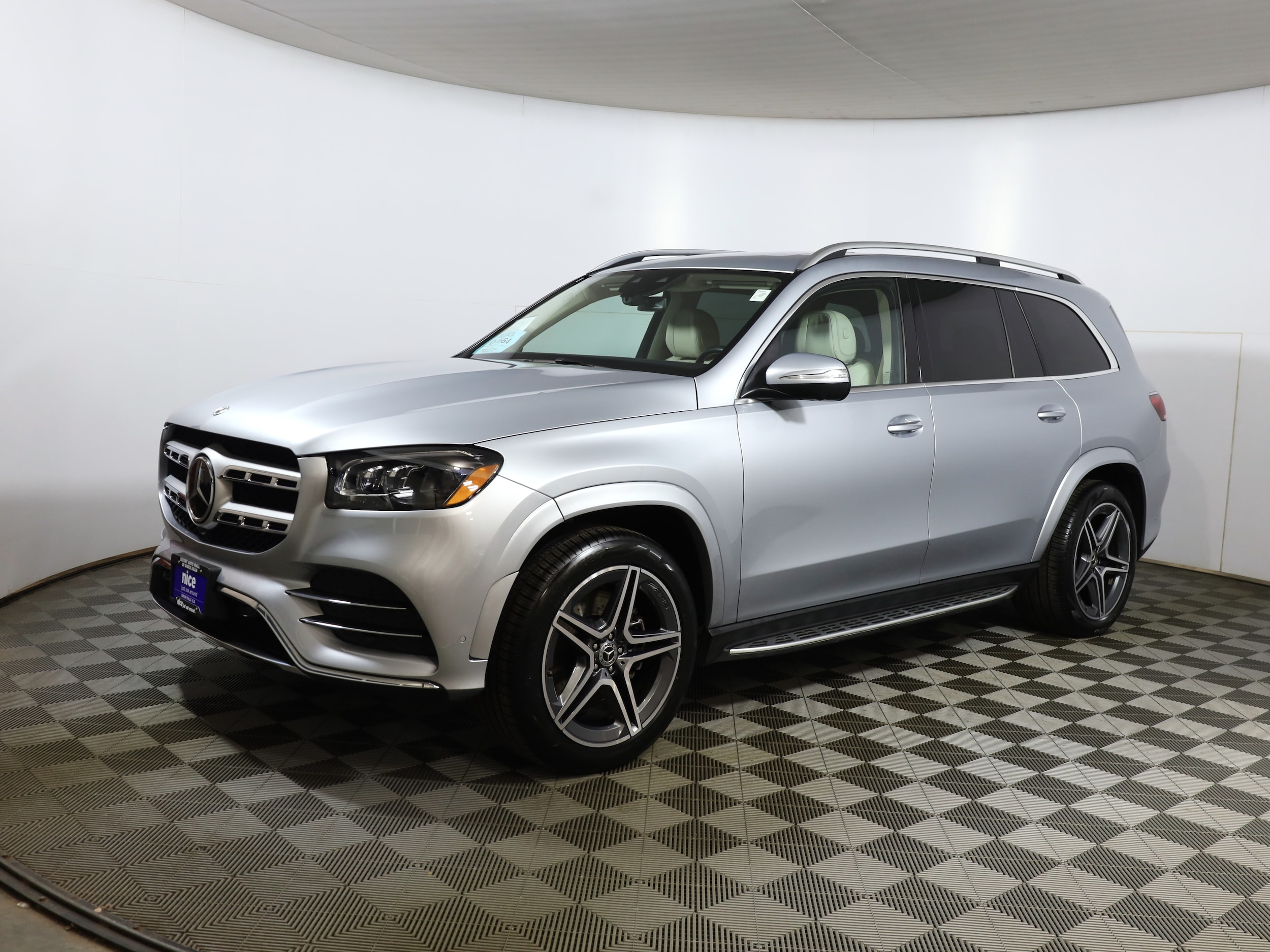 2022 Mercedes-Benz GLS GLS450's photo