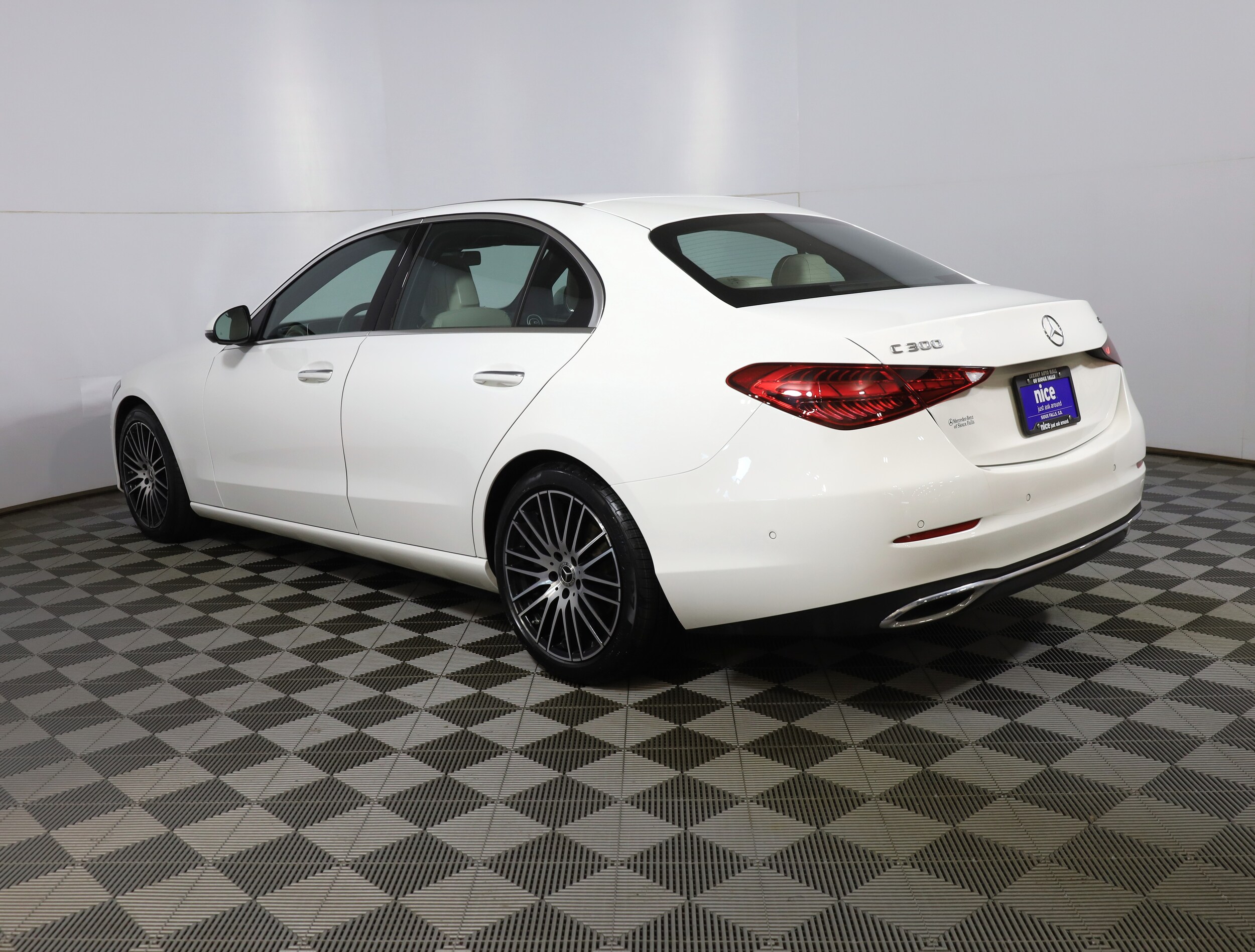 2024 Mercedes Benz C 4MATIC 300 photo 2