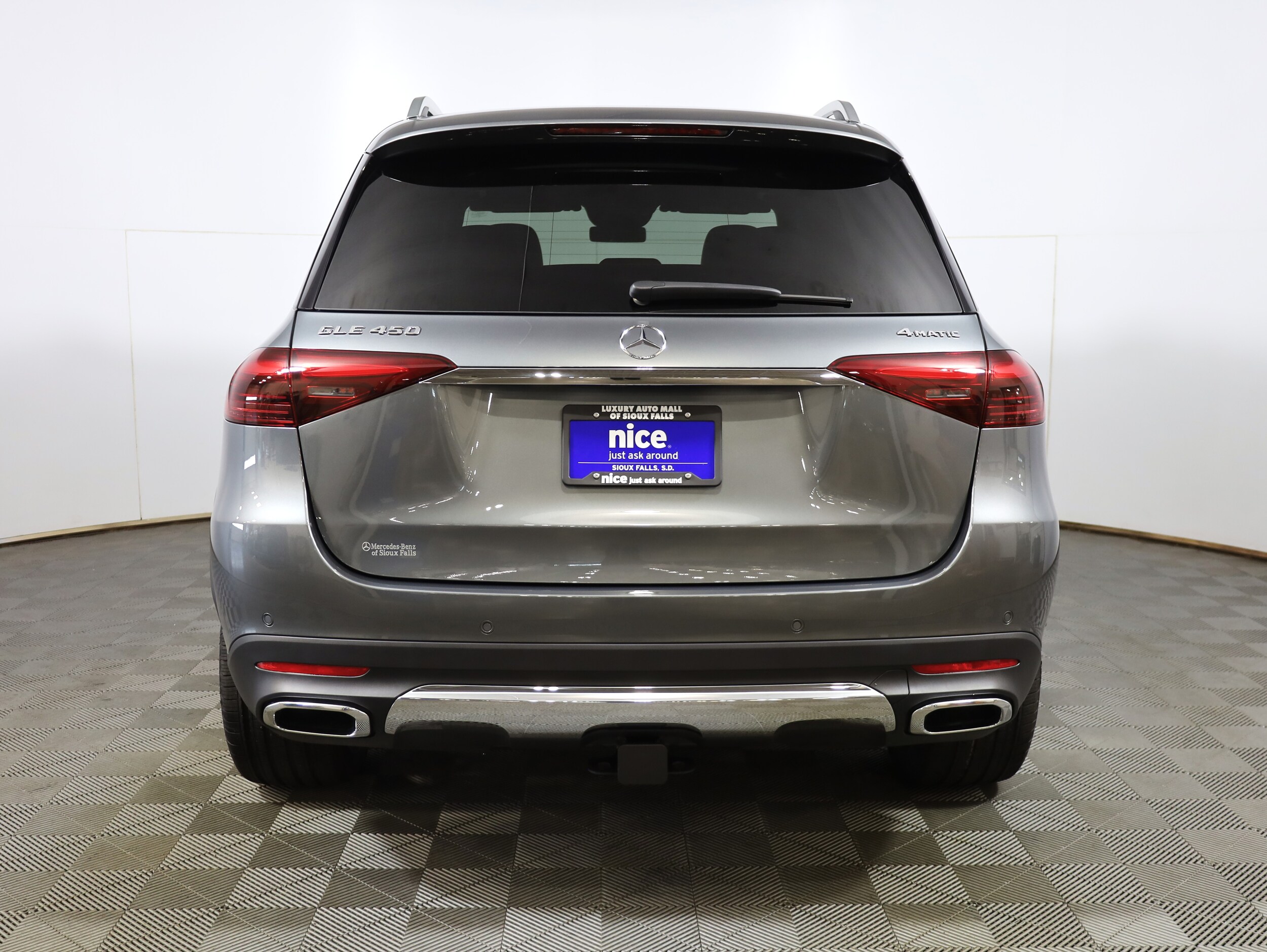 2025 Mercedes Benz GLE 450 4MATIC photo 2