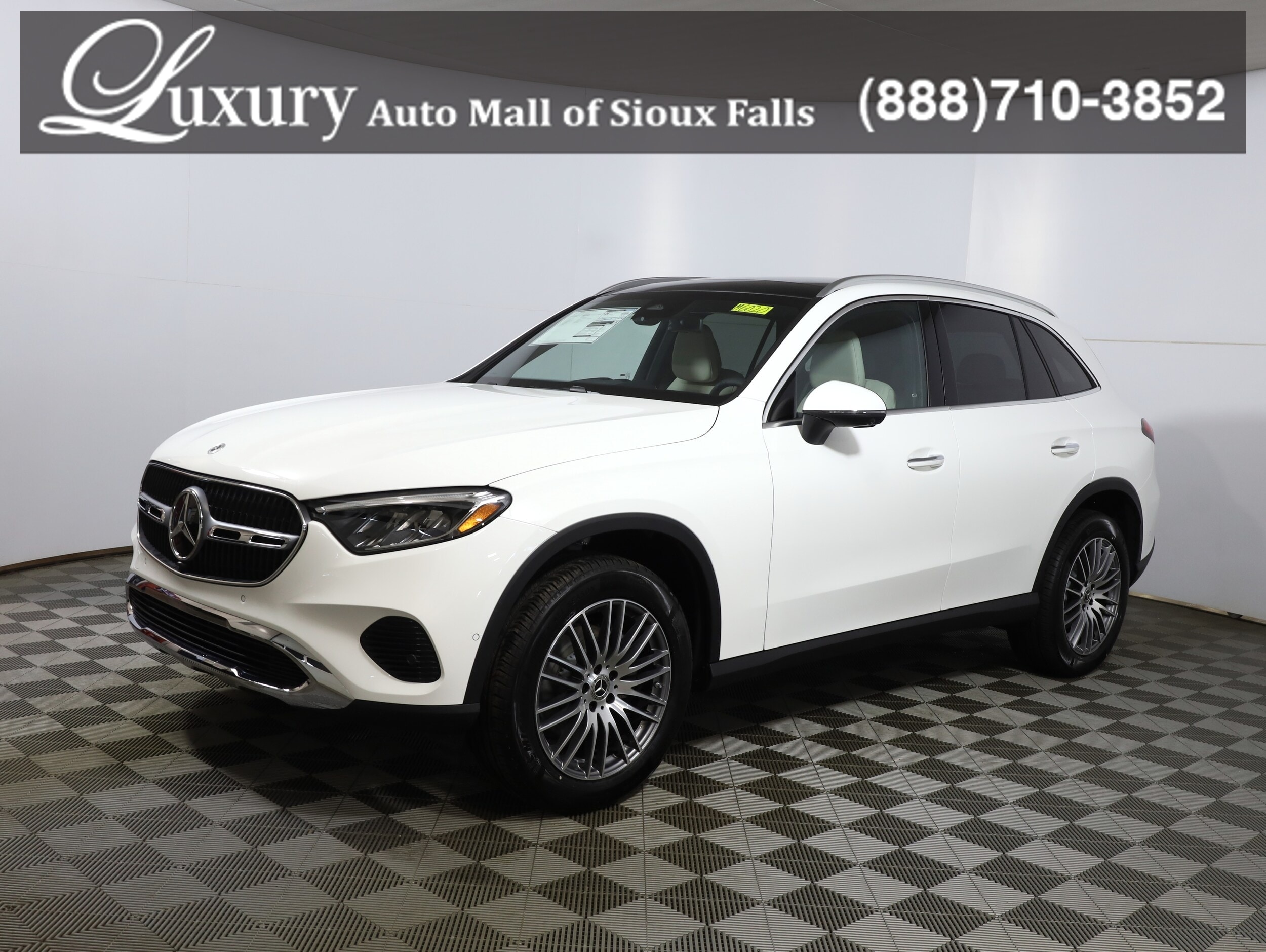 2026 Mercedes-Benz GLC Base's photo