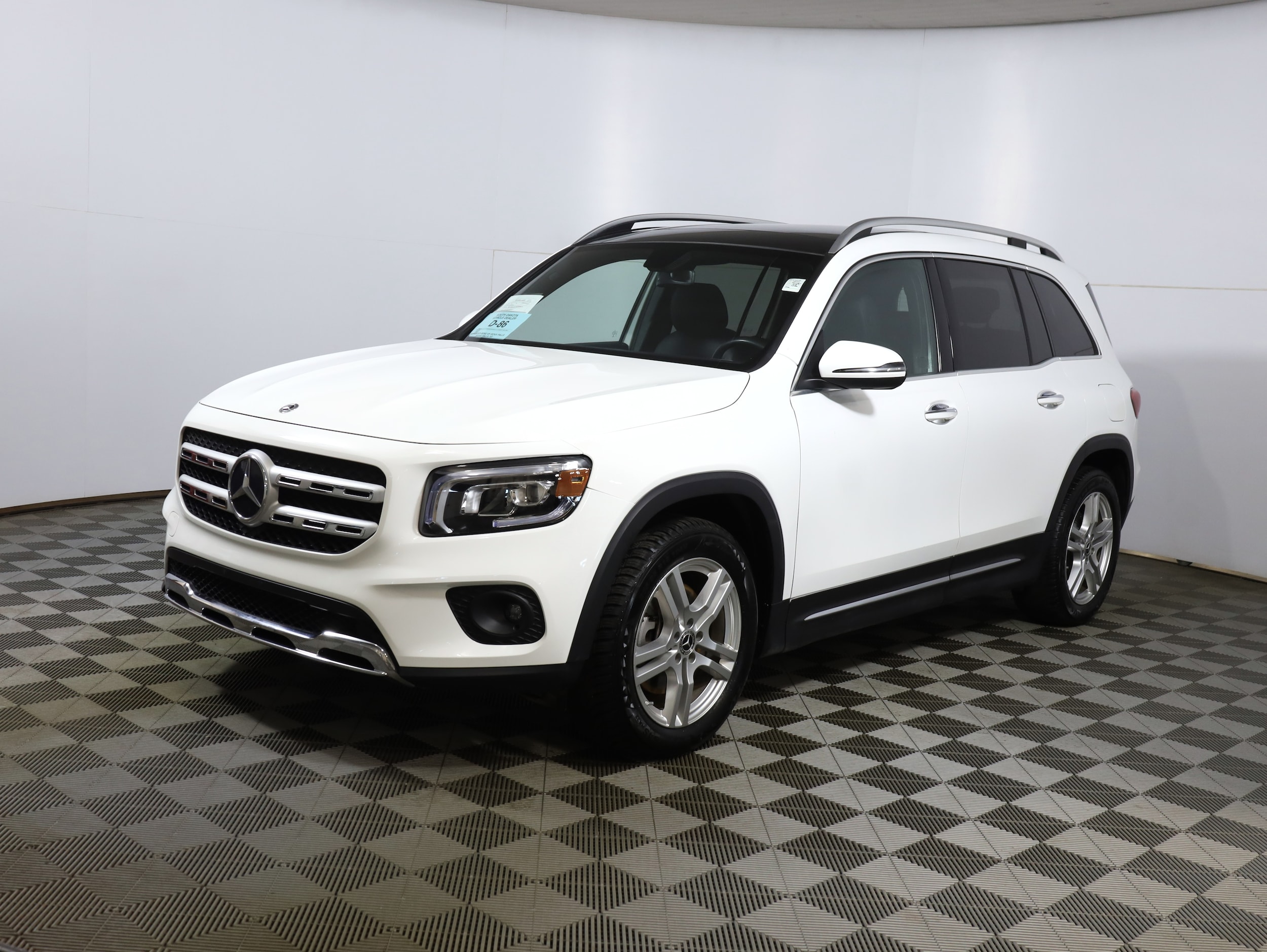 2020 Mercedes-Benz GLB Base's photo