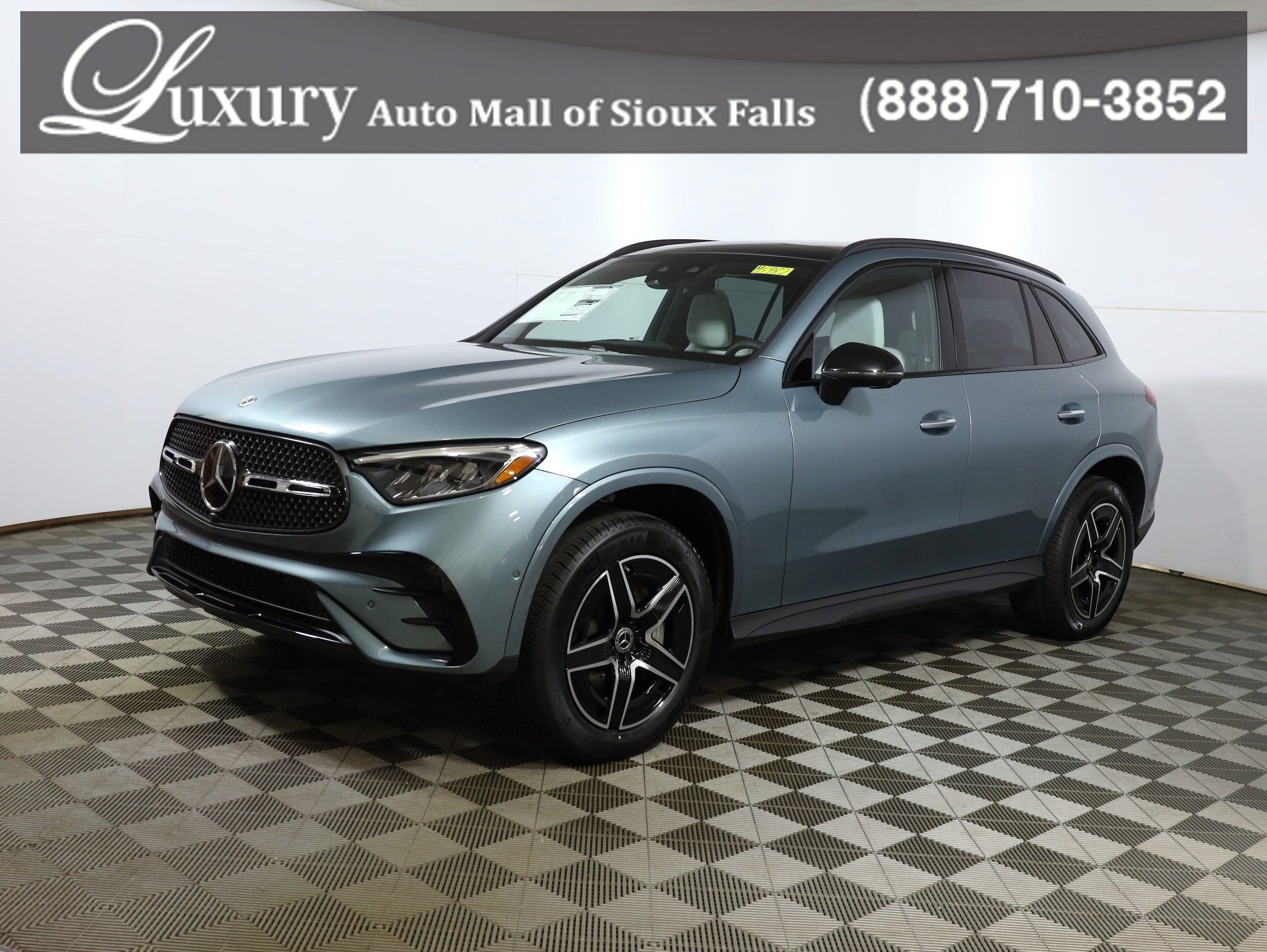 2026 Mercedes-Benz GLC Base's photo