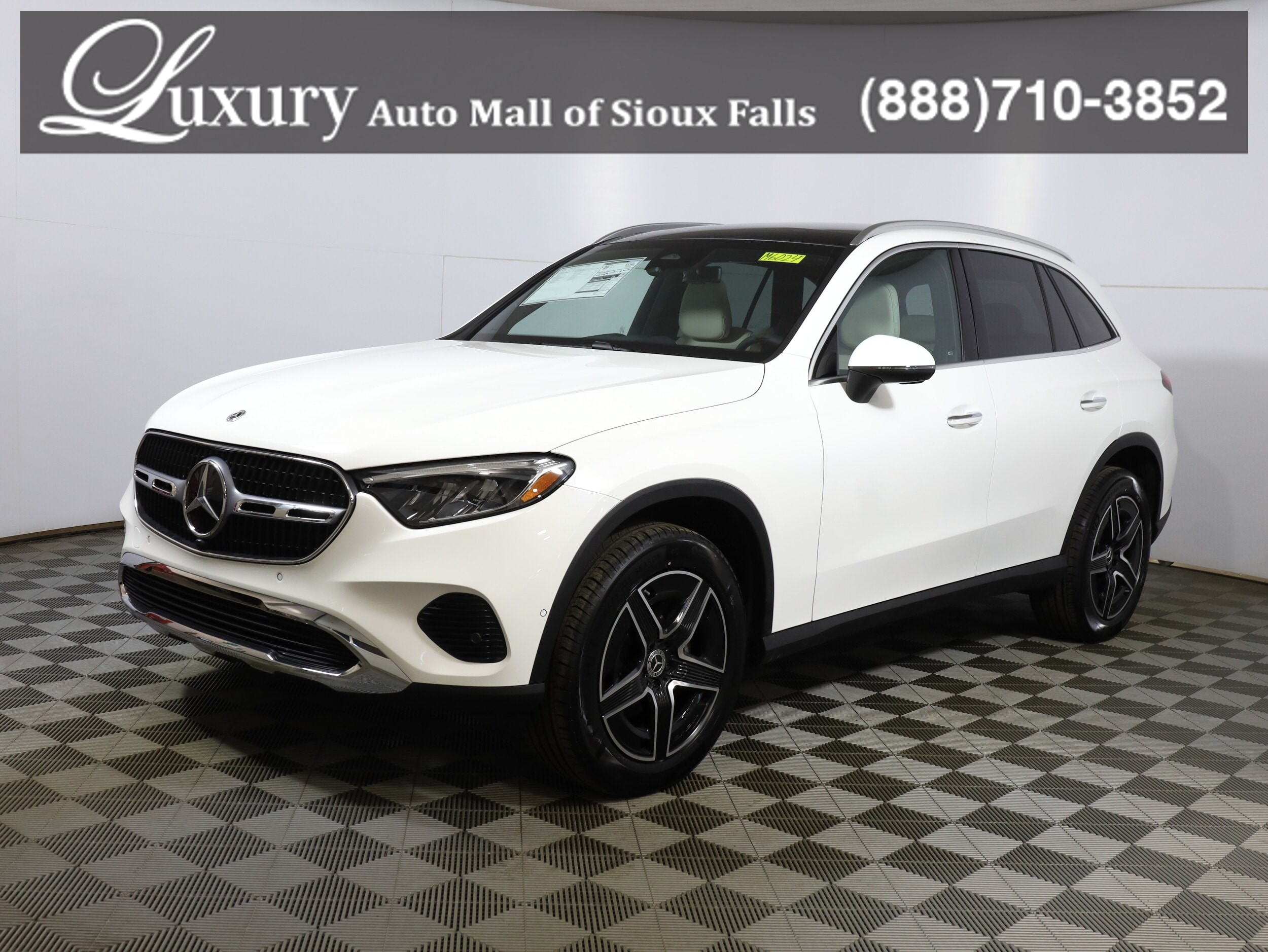 2026 Mercedes-Benz GLC Base's photo