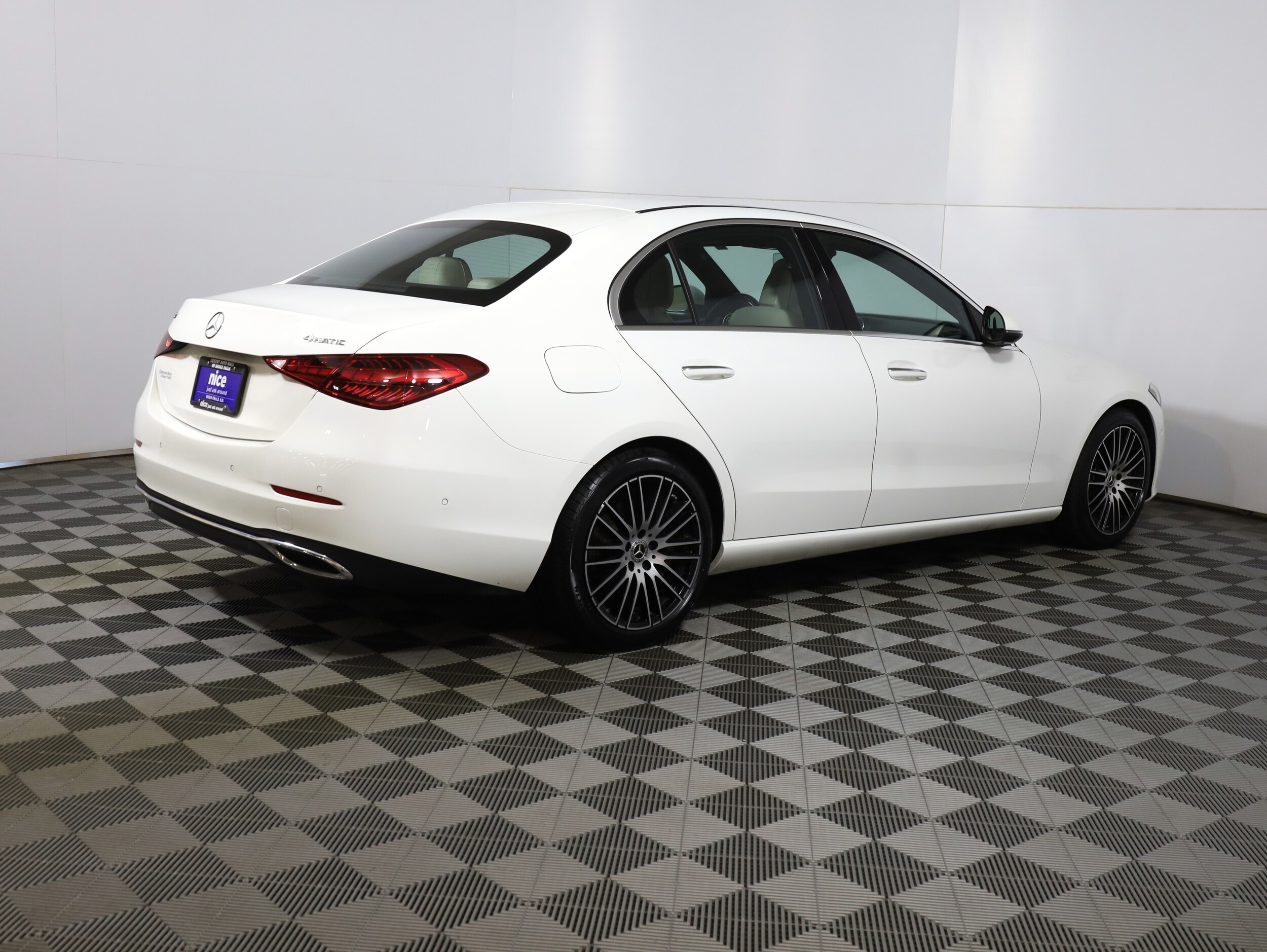 2024 Mercedes Benz C 4MATIC 300 photo 4