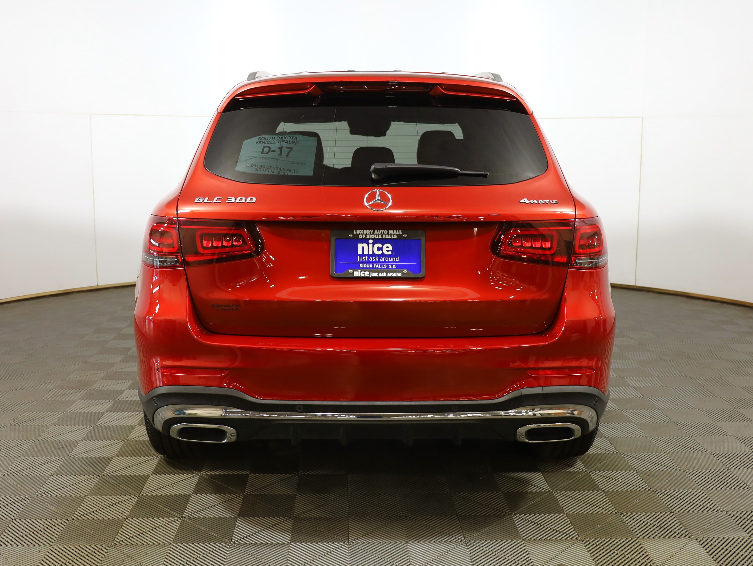 2021 Mercedes Benz GLC 300 photo 3