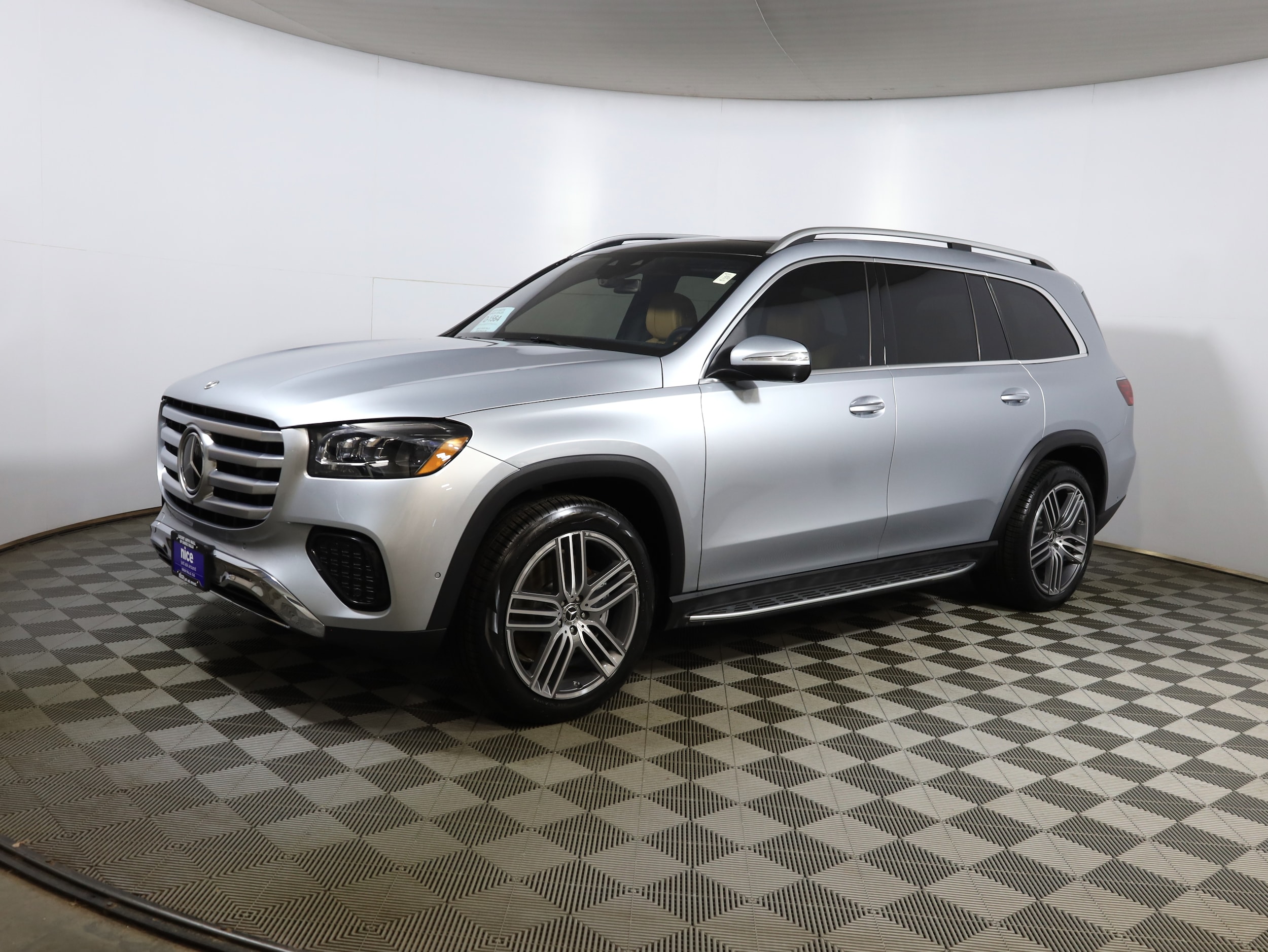 2024 Mercedes-Benz GLS Base's photo