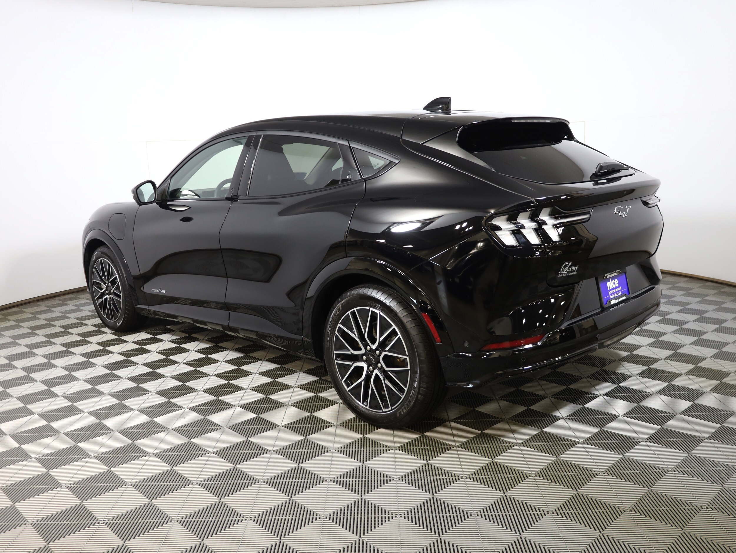 2024 Ford Mustang Mach-E Premium photo 2