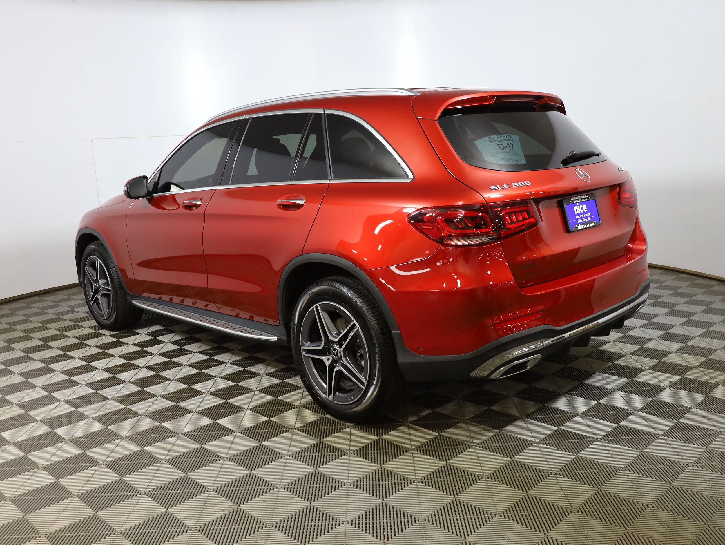 2021 Mercedes Benz GLC 300 photo 2