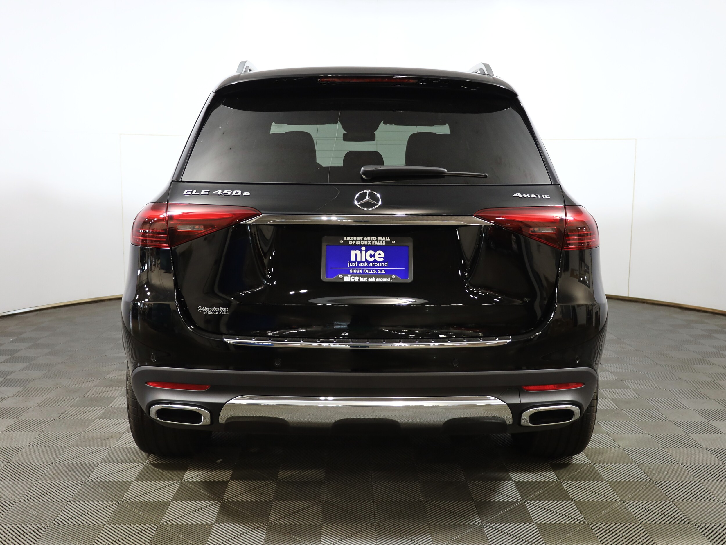 2025 Mercedes Benz GLE 450e 4MATIC photo 3