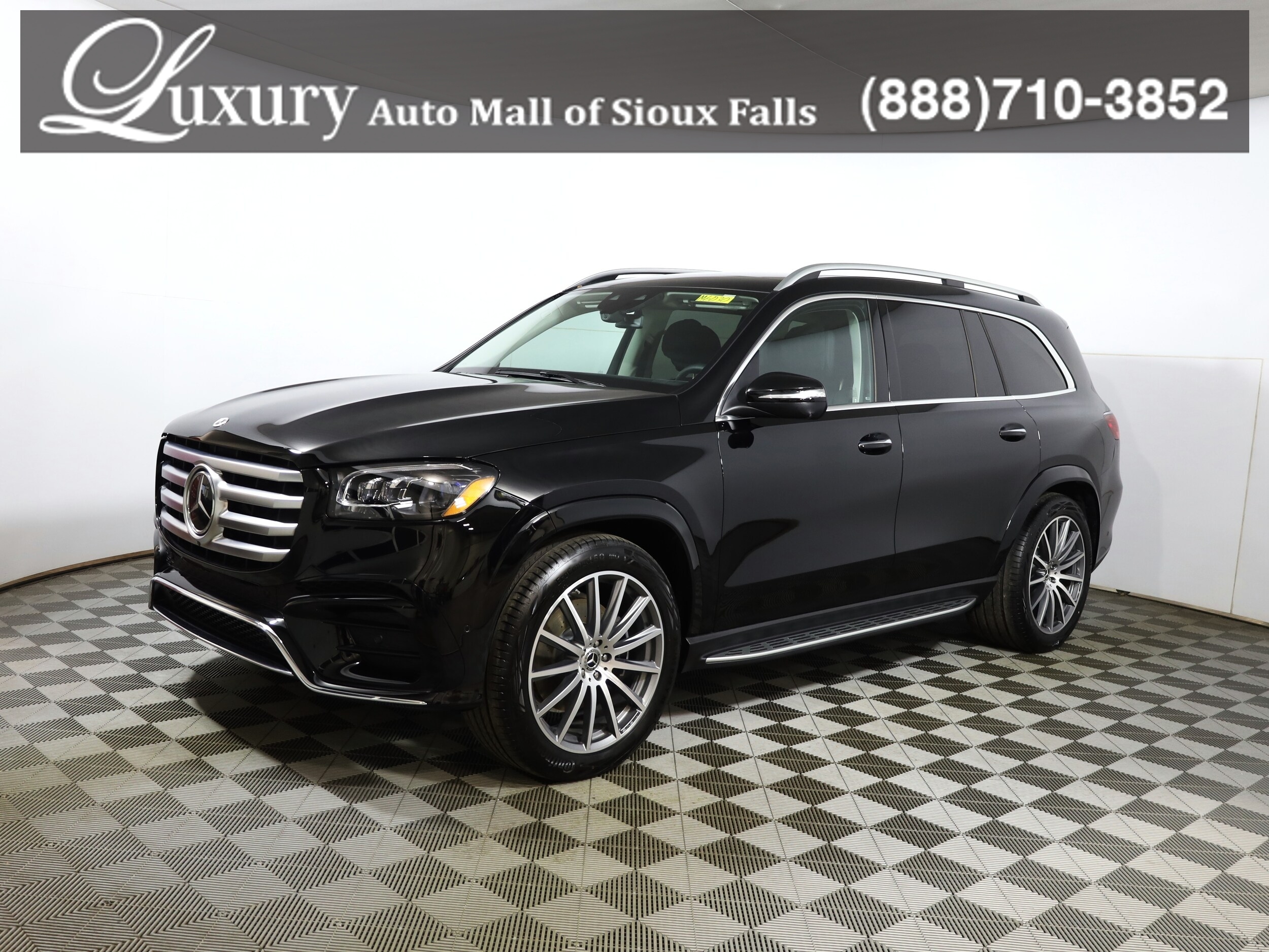 2025 Mercedes-Benz GLS Base's photo