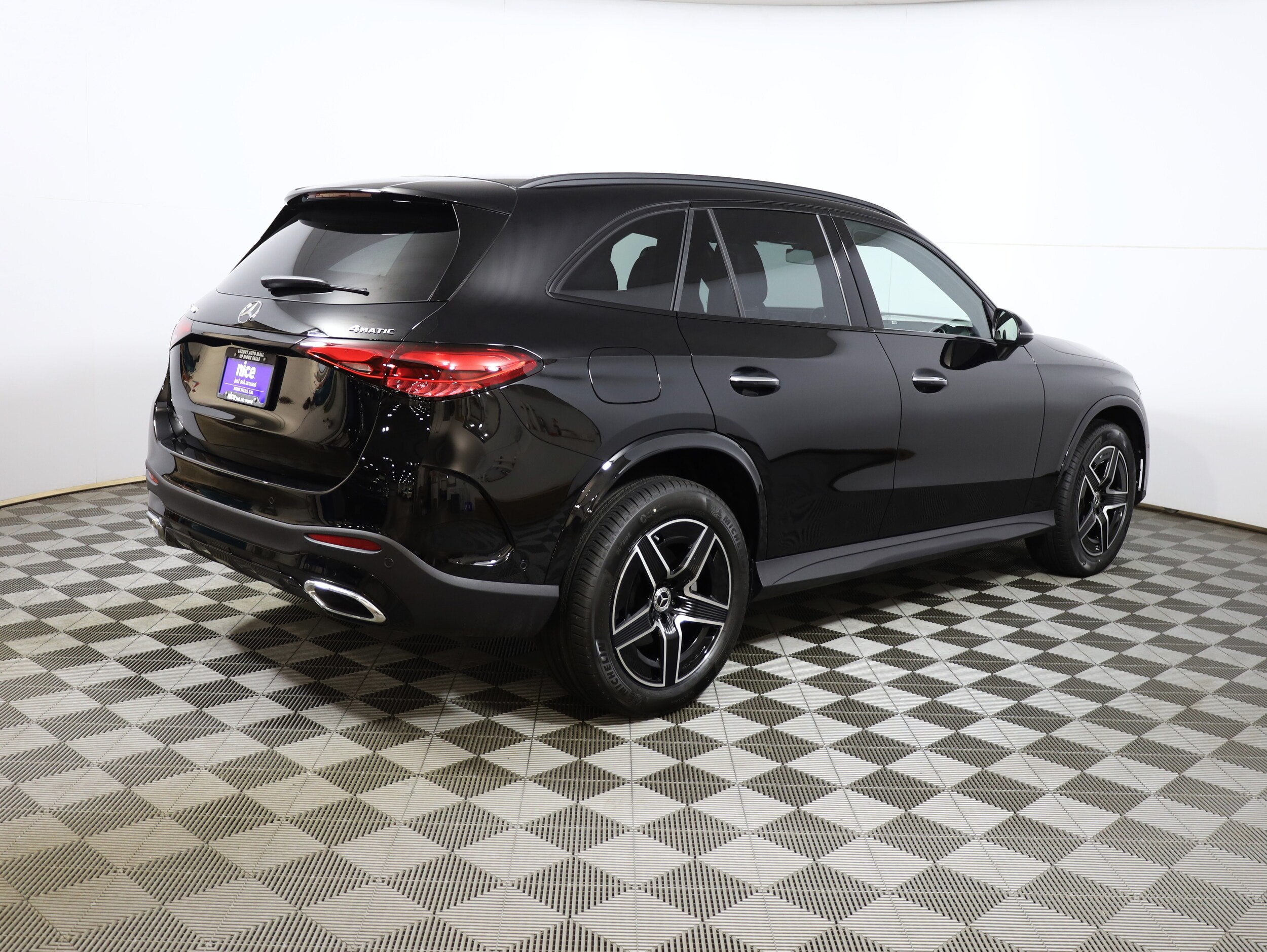 2026 Mercedes Benz GLC 300 4MATIC photo 4