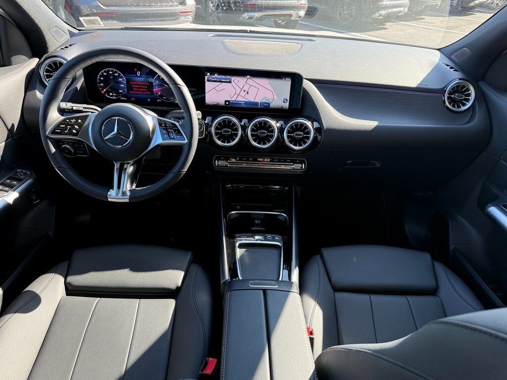 2025 Mercedes Benz GLA 250 4MATIC photo 2