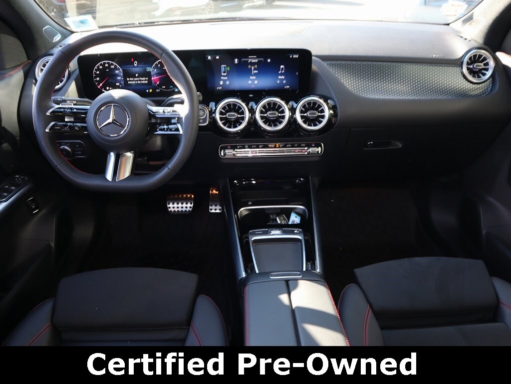 2025 Mercedes Benz GLA 250 4MATIC photo 2