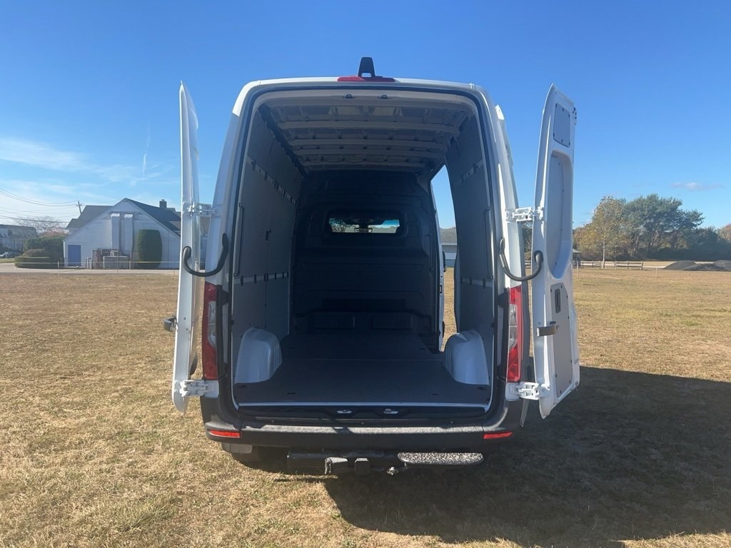 New 2025 Mercedes-Benz Sprinter 2500 Standard Roof 4-Cyl Diesel HO Van Cargo Van