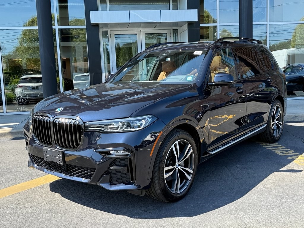 Used 2022 BMW X7 40i with VIN 5UXCW2C07N9N03030 for sale in Southampton, NY