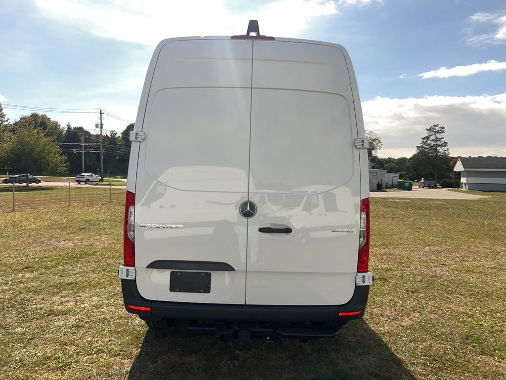 New 2025 Mercedes-Benz Sprinter 2500 Standard Roof 4-Cyl Diesel HO Van Cargo Van
