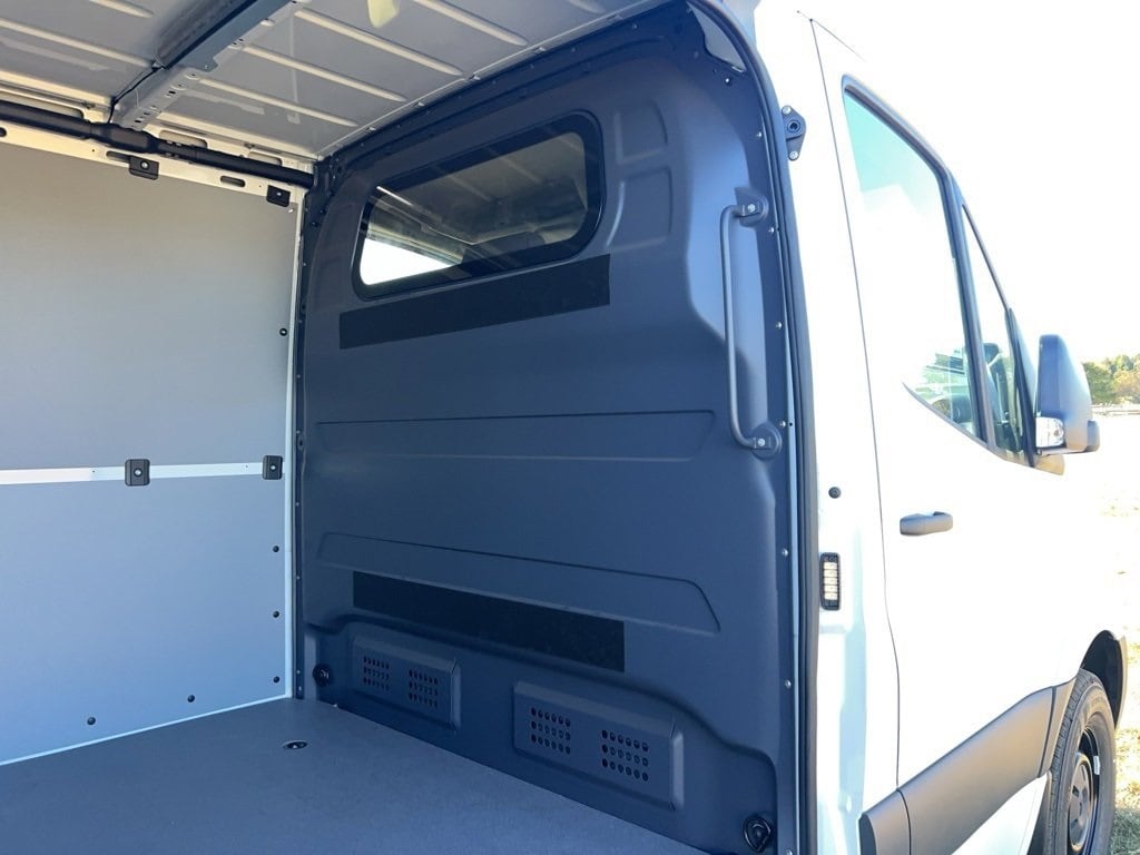 New 2025 Mercedes-Benz Sprinter 2500 Standard Roof 4-Cyl Diesel Van Cargo Van