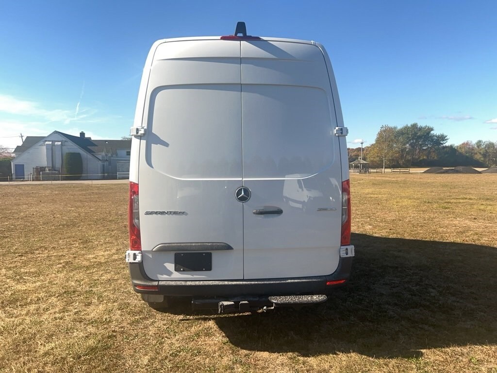New 2025 Mercedes-Benz Sprinter 2500 Standard Roof 4-Cyl Diesel HO Van Cargo Van