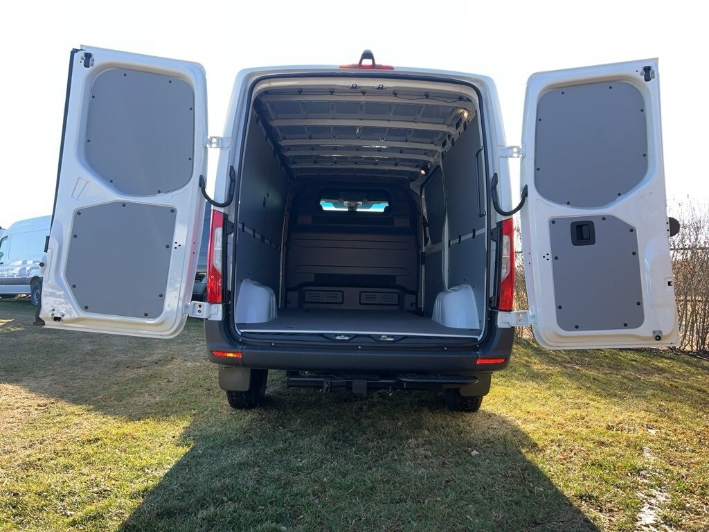 New 2025 Mercedes-Benz Sprinter 2500 Standard Roof 4-Cyl Diesel Van Cargo Van