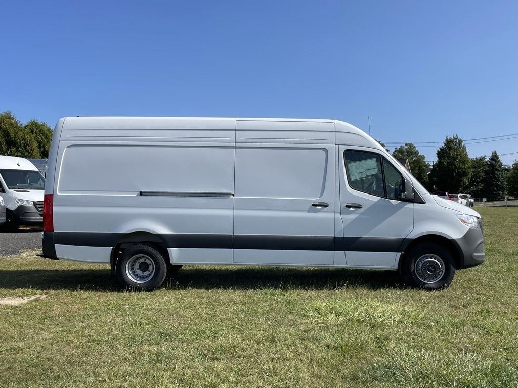New 2025 Mercedes-Benz Sprinter 3500 High Roof 4-Cyl Diesel HO Van Cargo Van
