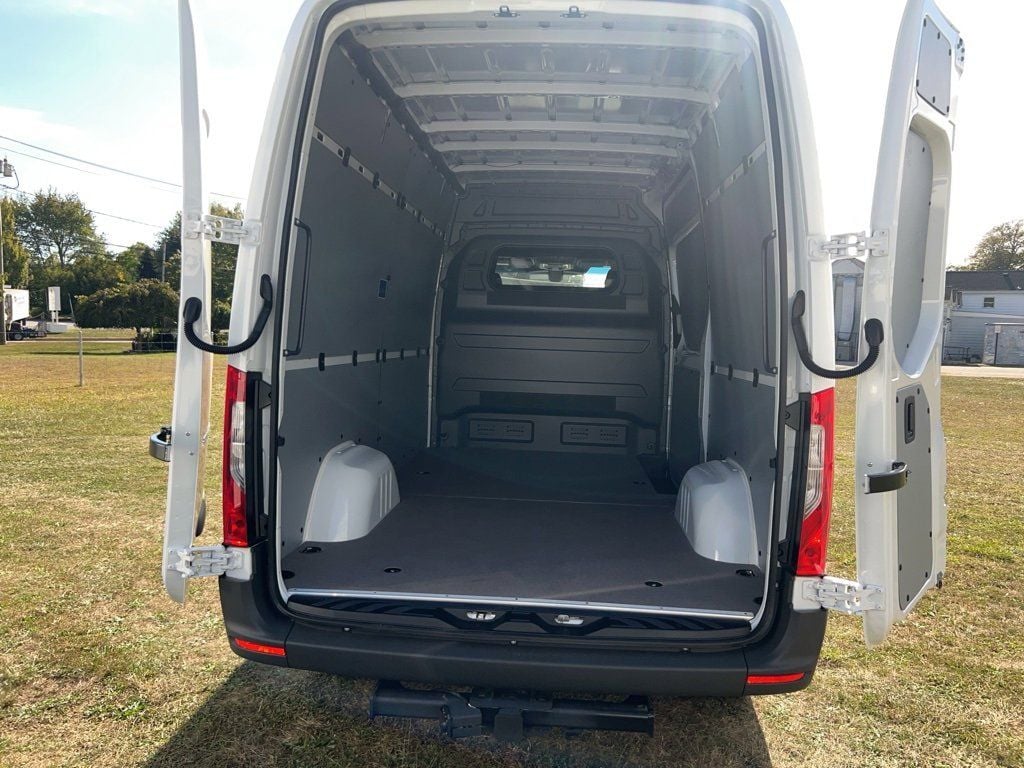 New 2025 Mercedes-Benz Sprinter 2500 Standard Roof 4-Cyl Diesel HO Van Cargo Van